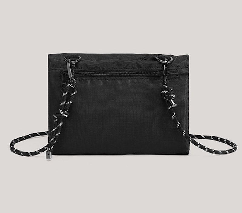 画像9: Unisex Lightweight compartment Mickey Mouse one-point embroidered shoulder tote bag　ユニセックス男女兼用軽量コンパートメントミッキーマウスワンポイント刺繍トートショルダーバッグ (9)