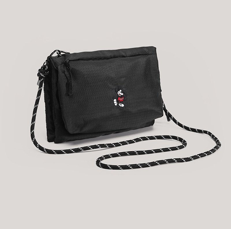 画像2: Unisex Lightweight compartment Mickey Mouse one-point embroidered shoulder tote bag　ユニセックス男女兼用軽量コンパートメントミッキーマウスワンポイント刺繍トートショルダーバッグ (2)