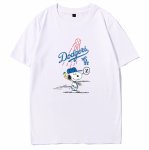 画像1: Unisex LA Dodgers x Baseball Snoopy T-Shirt   LAドジャース×ベースボールスヌーピー  プリント 半袖ラウンドネック Tシャツ ユニセックス 男女兼用 バンドT (1)