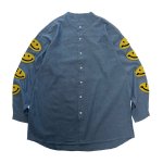 画像1: Men's Smile Embroidery Smiley no collar Chambray Work Shirt  スマイル ニコちゃん 刺繍 ノ―カラーデニムシャツ シャンブレーシャツ  (1)