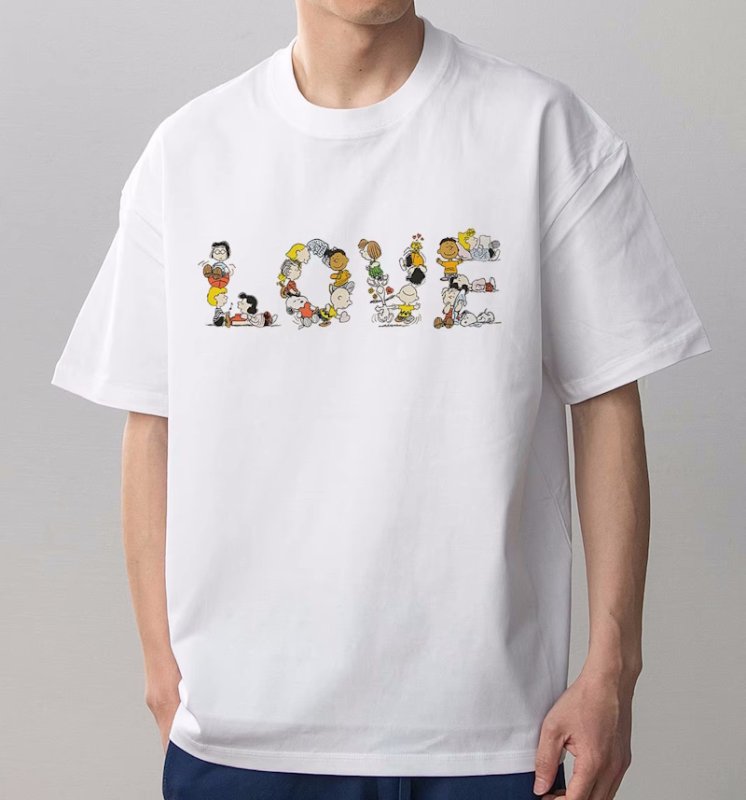 画像2: Unisex Snoopy Family LOVE Letters print  T-Shirt    スヌーピーと仲間LOVEレタープリント 半袖ラウンドネック Tシャツ ユニセックス 男女兼用  (2)