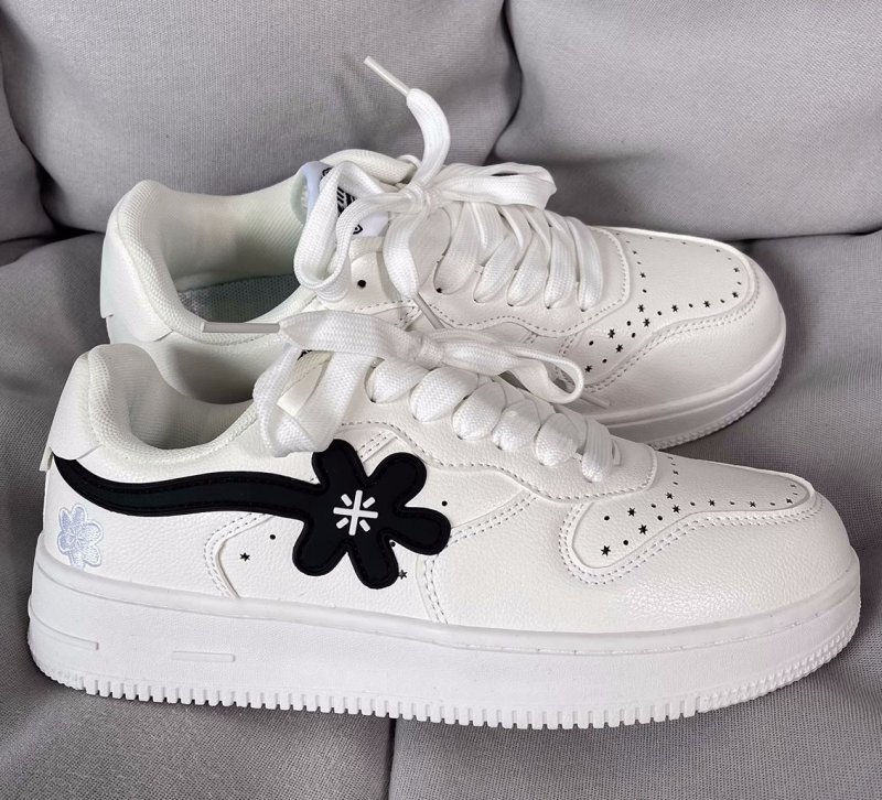 画像4: Leather lace-up sneakers with flower applique sneakers Shoes ユニセックス 男女兼用フラワーアップリケレザーレースアップスニーカー (4)