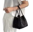 画像1: Dice-shaped woven mesh bucket tote bag 　サイコロ型編み込みメッシュバケットトートバッグ (1)