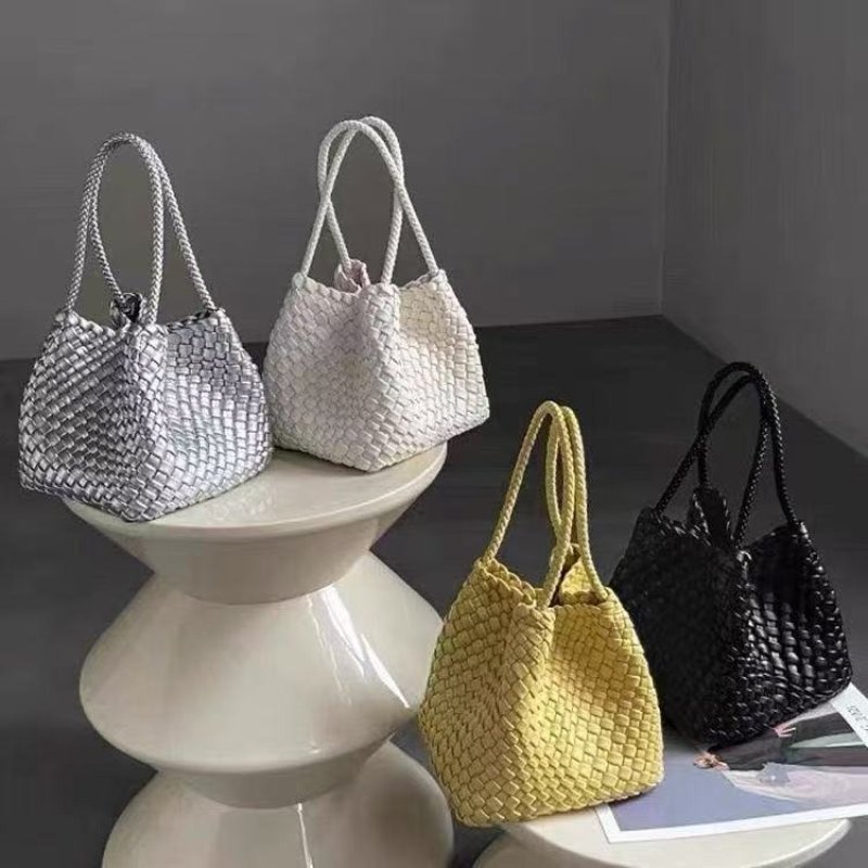 画像8: Dice-shaped woven mesh bucket tote bag 　サイコロ型編み込みメッシュバケットトートバッグ (8)