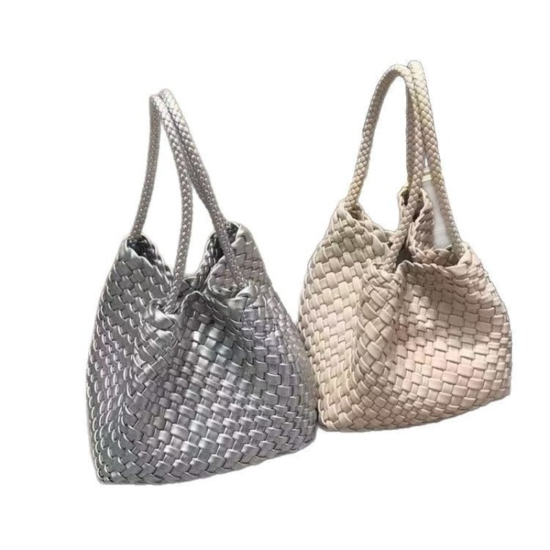 画像6: Dice-shaped woven mesh bucket tote bag 　サイコロ型編み込みメッシュバケットトートバッグ (6)