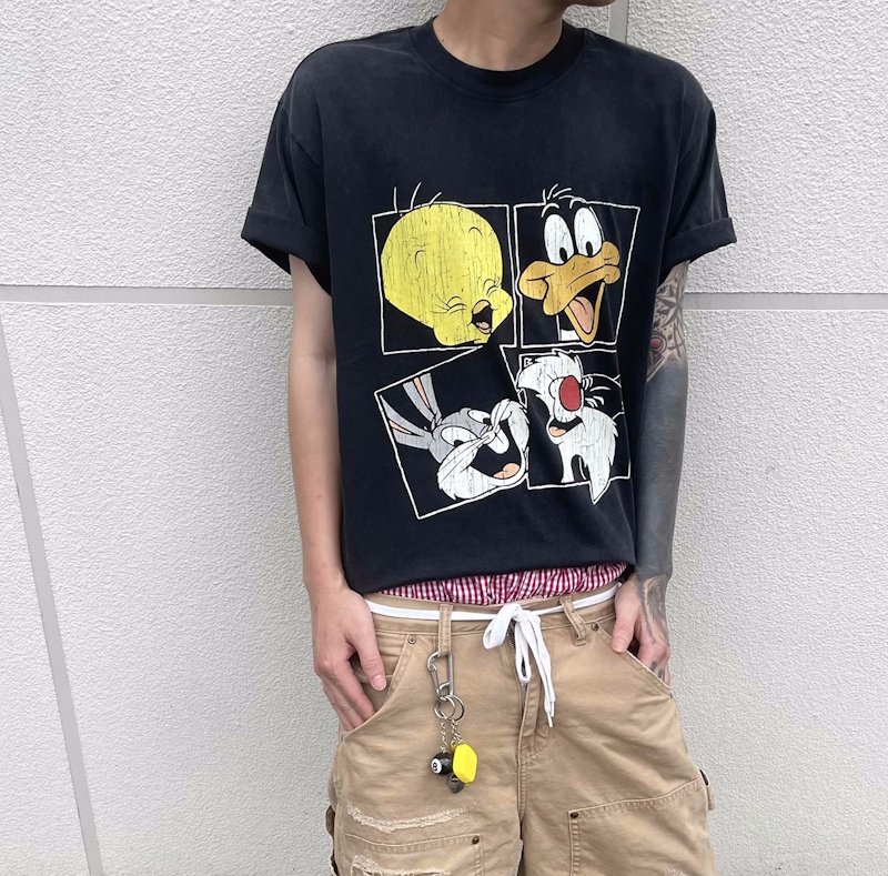 画像3: Unisex Looney Tunes Bugs Bunny Friends Print  T-shirt　 男女兼用 ユニセックスルーニー・テューンズ・バックスバニー仲間たちプリント半袖Tシャツ (3)