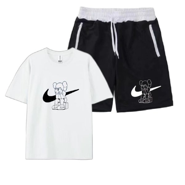 画像1: 2 Unisex Kaws Tshirts x sweat short pants  カウズ  Tシャツ ショートパンツ セットアップ 上下  男女兼用 ユニセックス (1)