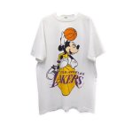 画像2: Mickey Mouse Playing Basketball x Lakers Print Tshirt  　ユニセックス 男女兼用バスケットボール×ミッキー×レイカースプリント 半袖  Tシャツ  (2)