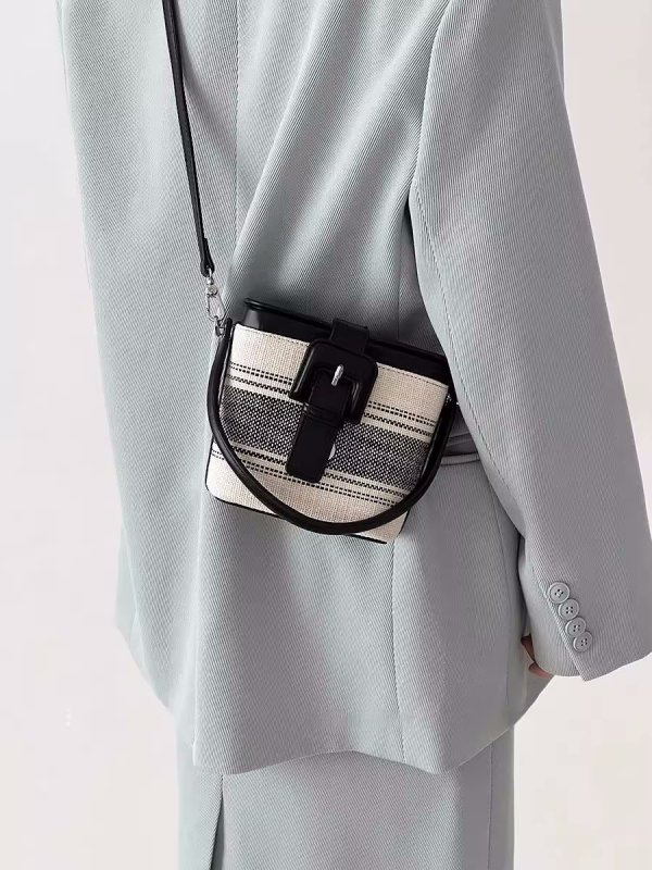 画像3: Striped Bucket Shoulder Crossbody Tote Bag　 ストライプバケットショルダークロスボディトートバッグ (3)