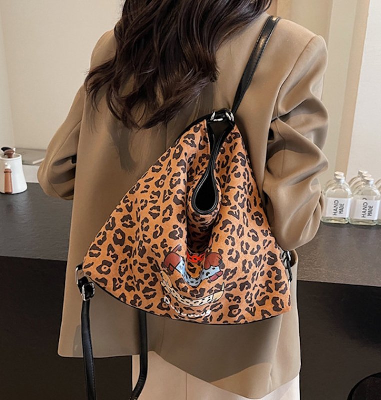 画像4: Dog print leopard print tote shoulder backpack bag 3-Way Bag 　ドッグプリントヒョウ柄トートショルダーバックパックバッグ (4)