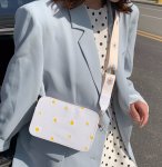 画像5: Daisy Print Square Small Shoulder Crossbody Pochette Bag　デイジープリントスクエアスモールショルダークロスボディーポシェットバッグ (5)
