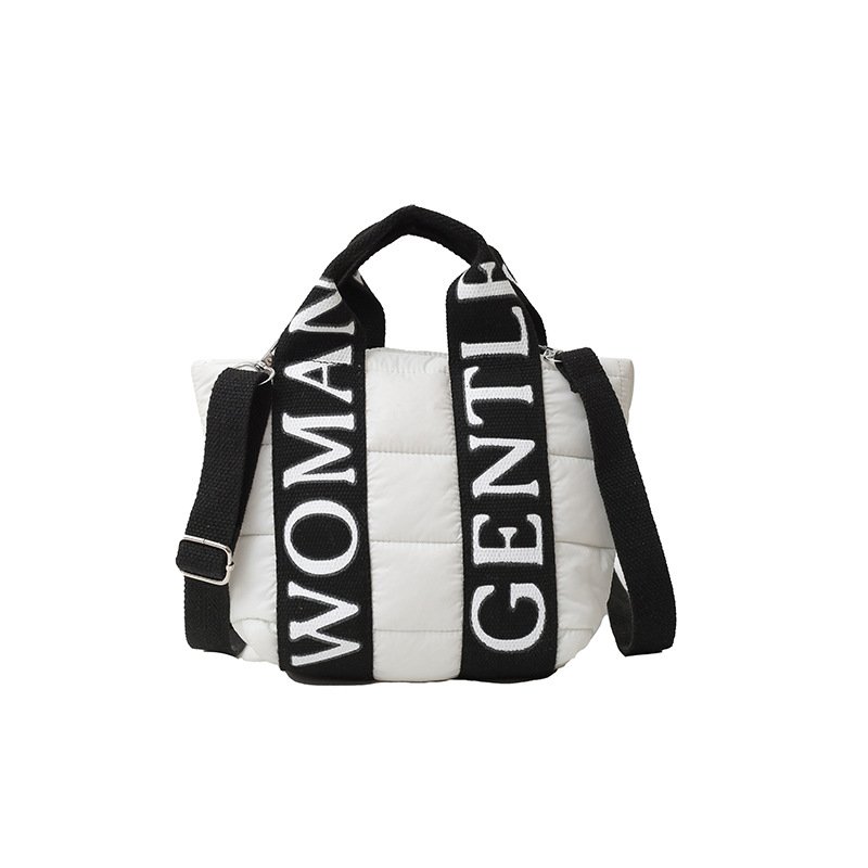 画像2: Gentle Woman Down Quilted Tote Shoulder Bag　Gentle Woman ジェントルウーマンキルティングダウントートショルダーバッグユニセックス男女兼用 (2)