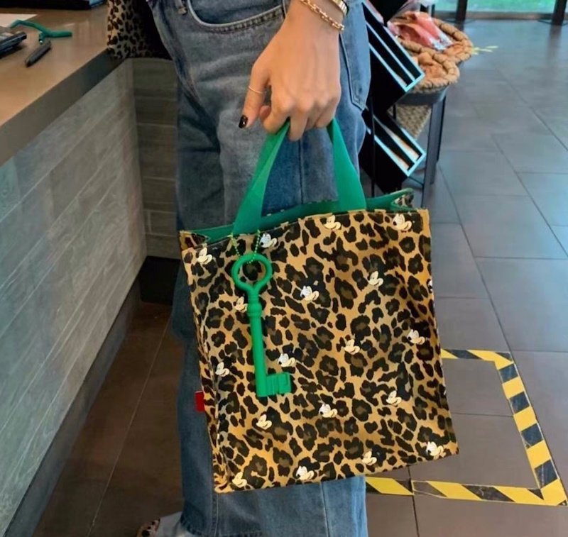 画像7: Leopard print color-matching Mickey Mouse tote shopping bag　レオパード&ミッキーマウスカラーマチングトートショッピング通勤通学エコバッグ (7)