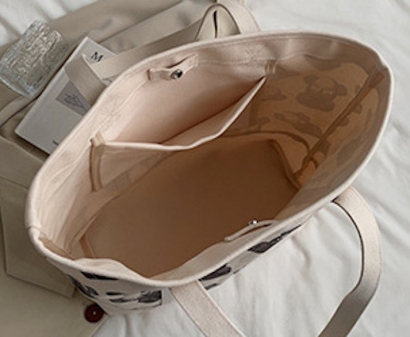 画像6: Kaws Canvas Large Capacity Tote Shoulder Bag for Shopping, Commuting, and School　カウズキャンバスラージキャパシティー トートショルダー ショッピング通勤通学エコバッグ (6)