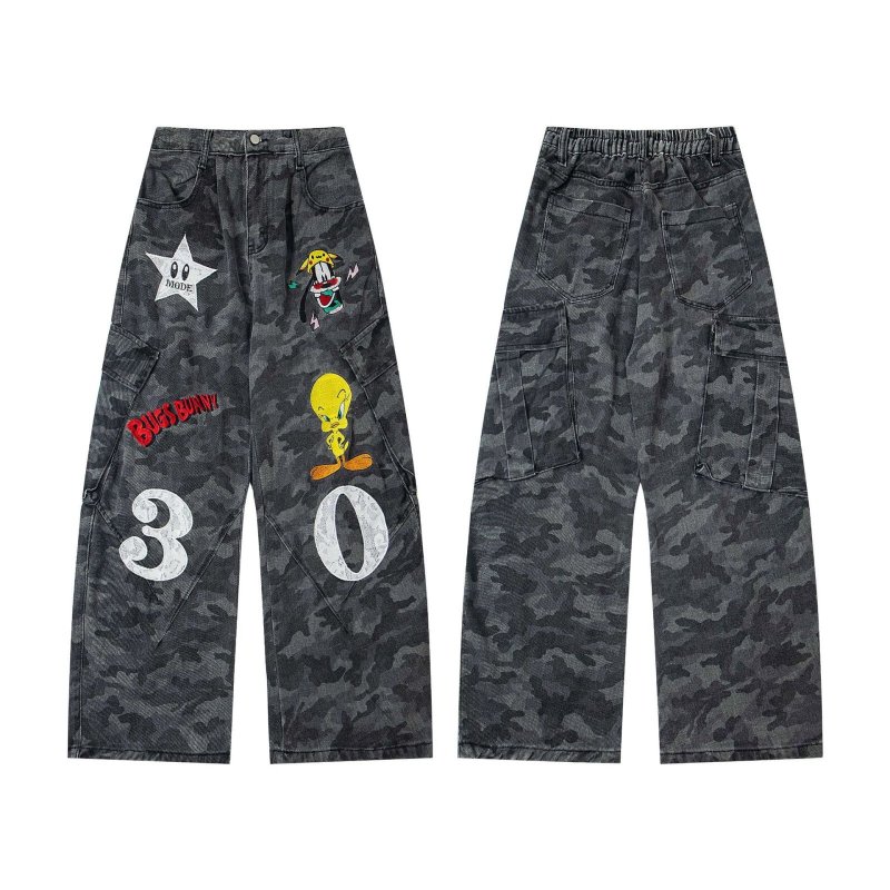 画像1: Unisex Looney Tunes Tweety Embroidered Camouflage Denim Pants  ユニセックス 男女兼用ルーニー・テューンズ トゥイーティ刺繍×迷彩デニムパンツ  (1)