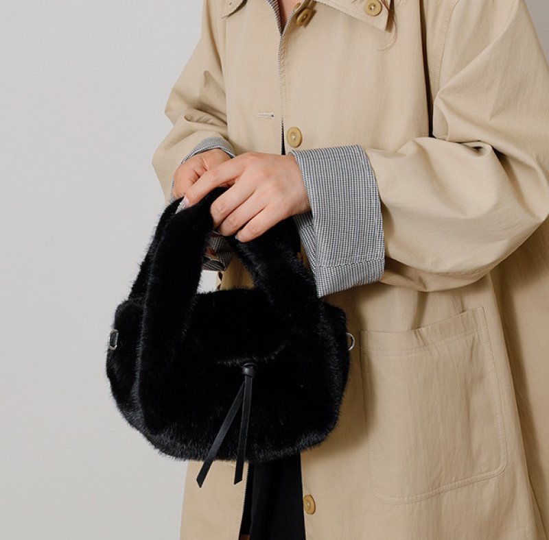 画像13: Fluffy fur tote shoulder and crossbody bag　モコモコファートートショルダークロスボディバッグ (13)