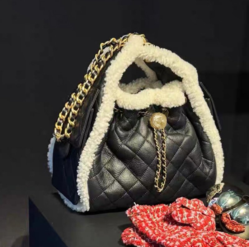 画像3: Leather quilted and fur trimmed tote shoulder bag　レザーキルティング＆トリミングファー トートショルダーバッグ (3)