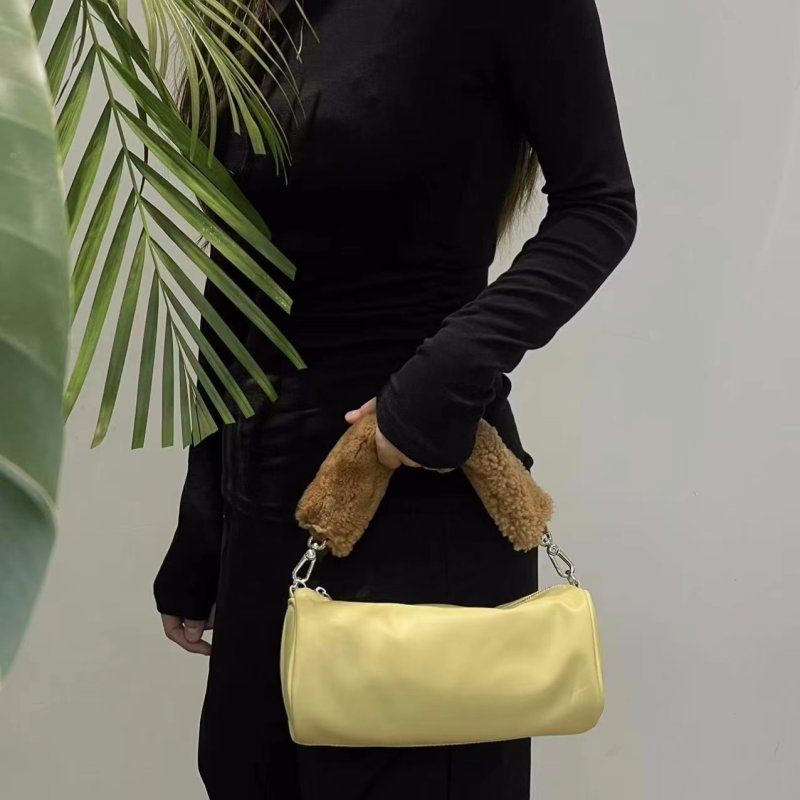 画像12: Lambskin fur handle cylindrical tote shoulder cross-body bag  ラムスキンファーハンドル筒型トートショルダークロスボデーバッグ (12)