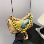 画像4: Woman’s Graffiti Series Crossbody  chain shoulder tote shoulder bag  グラフィックプリントチェーンショルダー レザートートショルダーバッグ (4)