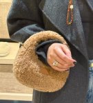 画像8: Round fur tote shoulder bag Fluffy Bag ラウンドモコモコファートートショルダークロスボデーバッグ (8)