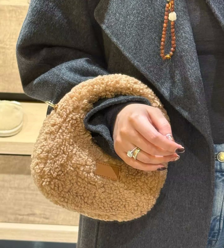 画像8: Round fur tote shoulder bag Fluffy Bag ラウンドモコモコファートートショルダークロスボデーバッグ (8)