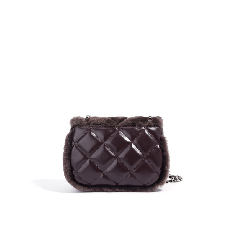 画像10: Fluffy fur cover quilted leather chain tote shoulder pochette bag　モコモコファーカバーキルティングレザーチェーントートショルダーポシェットバッグ (10)