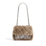 画像3: Fluffy fur cover quilted leather chain tote shoulder pochette bag　モコモコファーカバーキルティングレザーチェーントートショルダーポシェットバッグ (3)