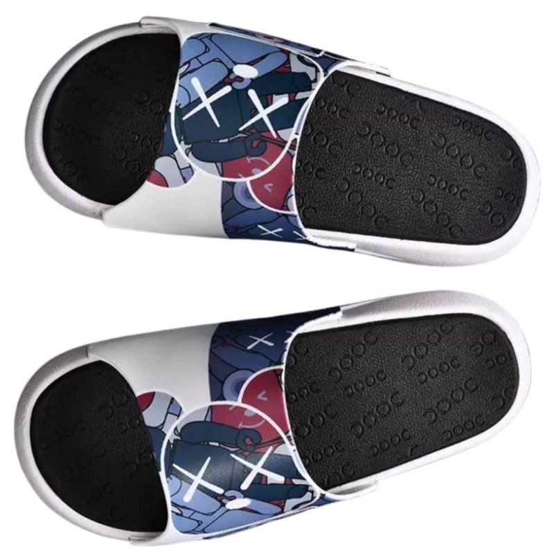 画像1: kaws & bearbrick sandals and slippers flip flops    男女兼用カウズkaws&ベアブリックフリップフロップサンダルシャワーサンダル ビーチサンダル　ユニセックス男女兼用 (1)