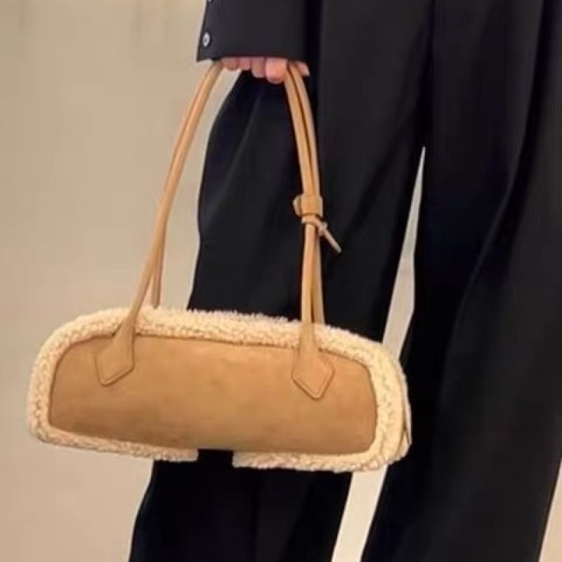 画像5:  Frost plush fur piping horizontal simple suede shoulder suede tote bag　フロストプラッシュファーパイピング横長シンプルスウェードショルダートートバッグ (5)