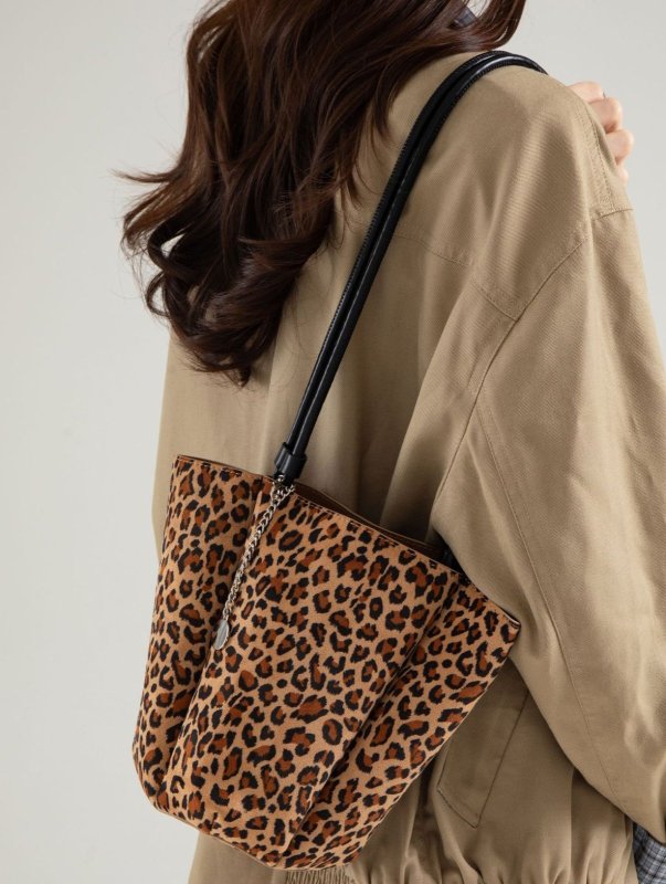 画像10: Suede bucket shoulder tote bag　 バケットスエード調ショルダートートバッグ (10)