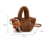 画像7: Bucket fur tote shoulder bag with plush charm　バケットファーぬいぐるみチャーム付きトートショルダークロスボディーバッグ (7)