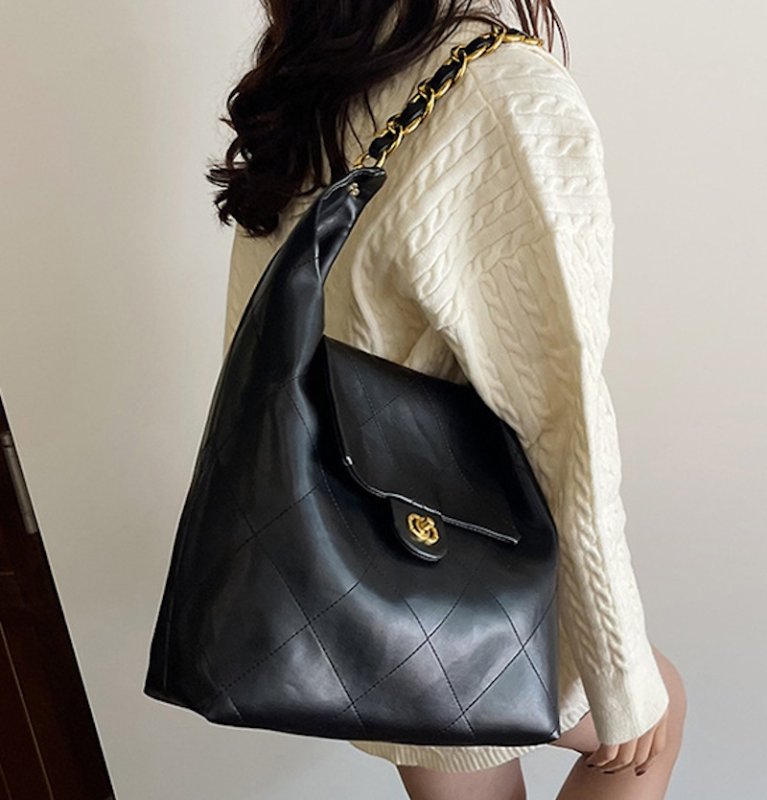 画像6: Quilted large capacity chain shoulder strap leather tote shoulder bag　キルティングラージキャパシティーチェーンショルダーストラップ レザートートショルダーバッグ (6)