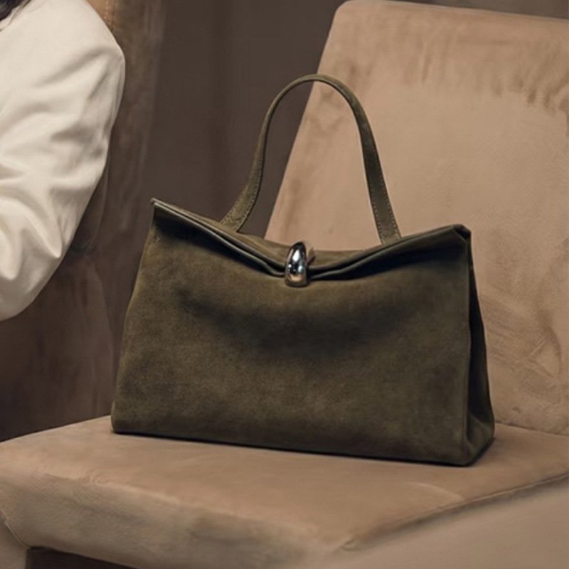 画像11: Leather tote shoulder bag with metal buckle　バックル付きレザートートショルダーバッグ (11)