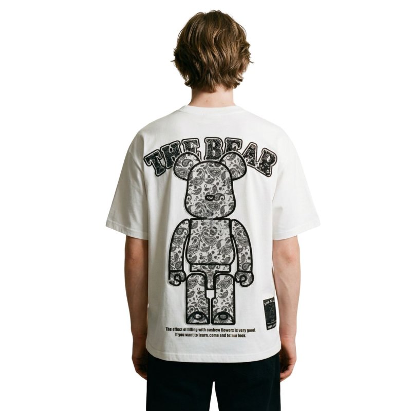 画像1: Unisex The bear Paisley Backprint T-shirt  ユニセックス ザ・ベア 男女兼用 ペイズリー柄 バンダナ柄  熊 プリント 半袖 Tシャツ (1)