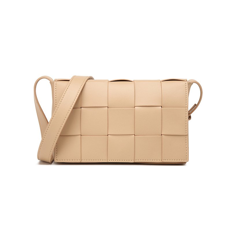 画像4: Paragraph cloud lattice woven Intreccio pillow hand  bag  Cassette Crossbody Bag レザー イントレチャート 編み込み ピロー スクエア ショルダーバッグ クラッチバック (4)