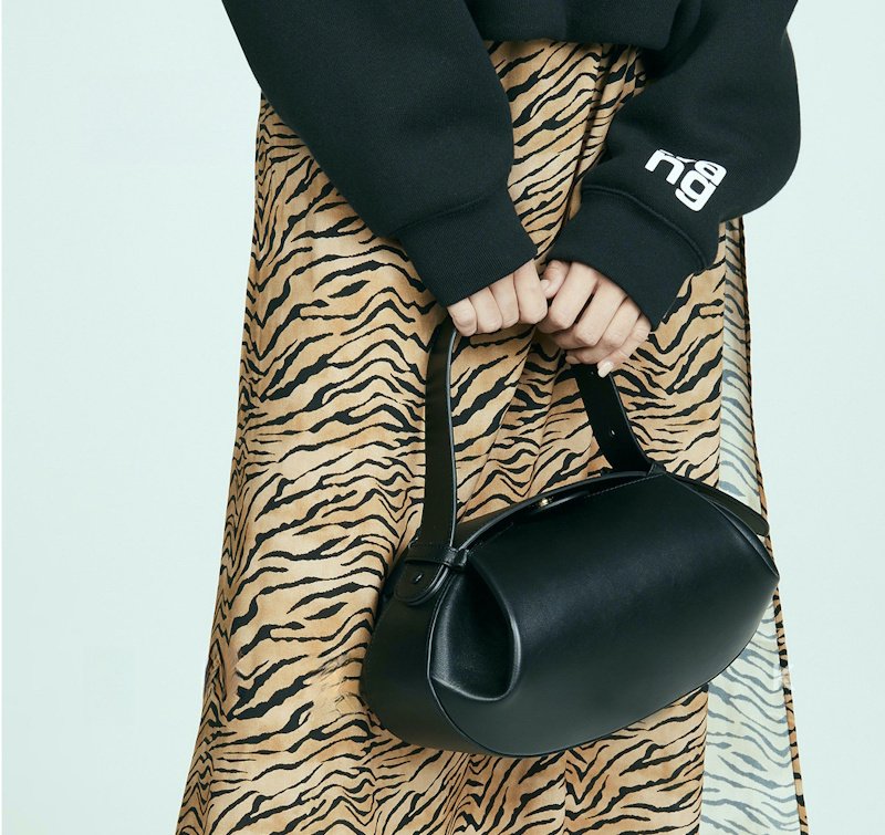 画像12: Three-dimensional feeling leather tote shoulder crossbody bag　Three-dimensional feeling立体型レザートートショルダークロスボディバッグ (12)