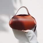 画像11: Three-dimensional feeling leather tote shoulder crossbody bag　Three-dimensional feeling立体型レザートートショルダークロスボディバッグ (11)