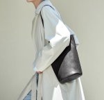 画像10: Genuine leather floral tube bucket shoulder bag　ユニセックスレザーフローラルチューブバケットショルダーバッグ (10)