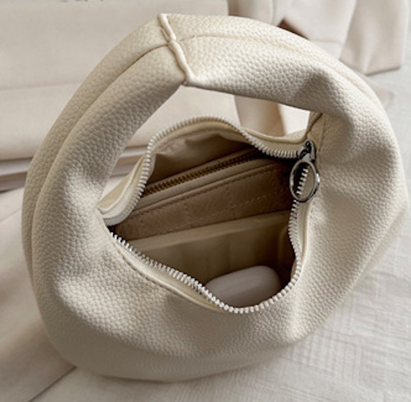 画像9: Leather Hammun Toto Bag　レザーハーフムーントートバッグ (9)