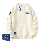 画像1: NASA x Seated sitting Astronaut sweatshirt　ユニセックス男女兼用 NASA×シッティング宇宙飛行士スエットトレーナー  (1)