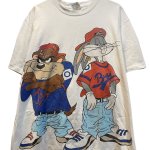 画像2: Looney Tunes Bugs Bunny Vintage Style Short Sleeve T-Shirt　ユニセックス 男女兼用ルーニーチューンバッグスバニー ヴィンテージスタイルプリント半袖  Tシャツ (2)