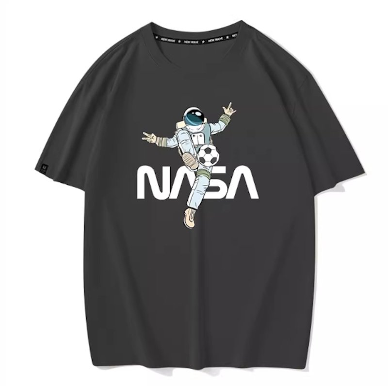 画像4: NASA x Soccer Astronaut Print Print Short Sleeve T-Shirt　ユニセックス 男女兼用NASA×サッカー宇宙飛行士プリント半袖  Tシャツ (4)