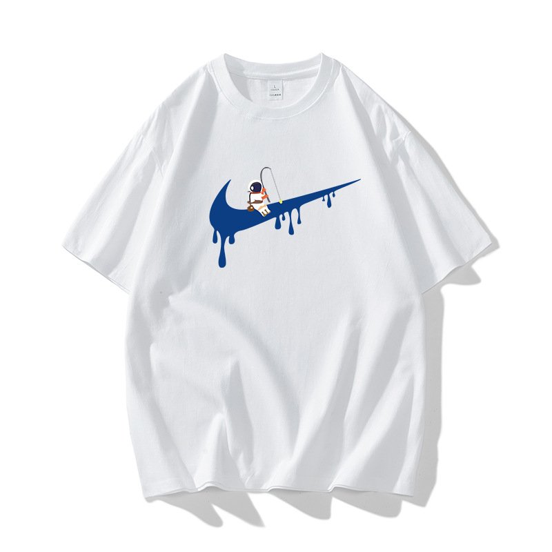 画像1: NASA x Fishing Astronaut x Raindrop swoosh Print Tshirts ユニセックス 男女兼用 NASA ナサ × 釣り 宇宙飛行士 × 雨だれスウォッシュプリント Tシャツ (1)