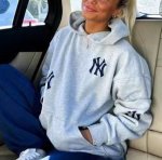 画像2: Astro World Wish NY Logo Hoodie Sweatshirt　ユニセックス男女兼用NYロゴプリントスウェットシャツトレーナー  (2)