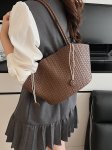 画像5: Leather woven fan-shaped shoulder tote underarm bag　 レザー編み込みファンシェイプドトートショルダーバッグ (5)
