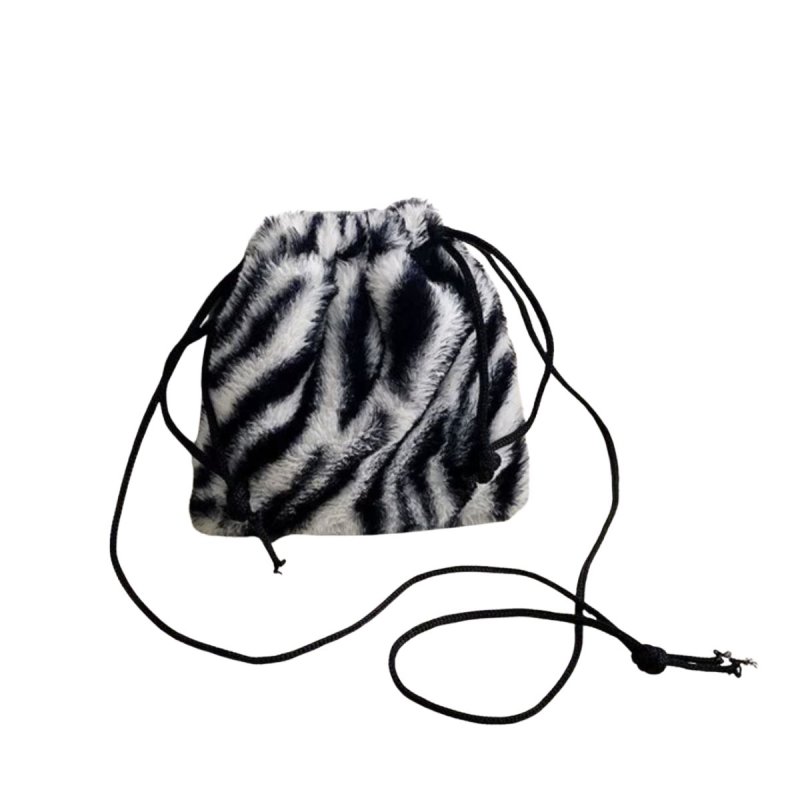 画像2: women's Faux fox fur grass drawstring bucket bag エコファー巾着トートショルダーバック バックパック (2)