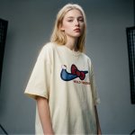 画像2: Hello Kitty  x Bow Sweat Swoosh Tshirts ユニセックス男女兼用 ハローキティ リボンx スウォッシュ Tシャツ (2)