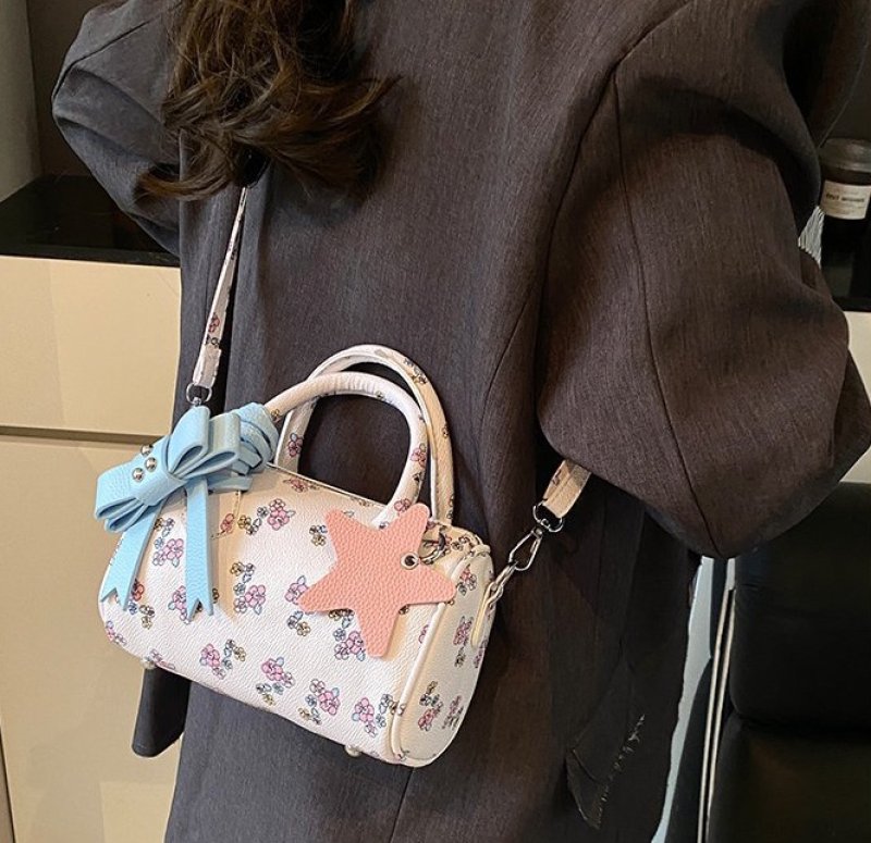 画像7: Star and floral pattern leather 3-way tote shoulder pouch bag　星 花柄 レザー3wayトートショルダーポシェットバッグ (7)