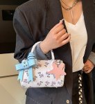 画像4: Star and floral pattern leather 3-way tote shoulder pouch bag　星 花柄 レザー3wayトートショルダーポシェットバッグ (4)