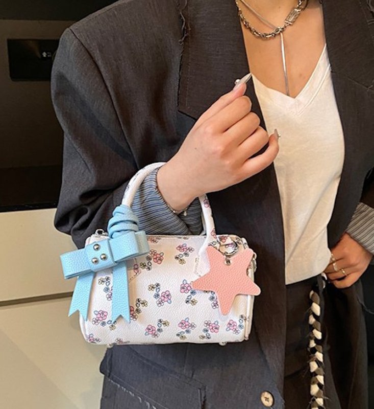 画像4: Star and floral pattern leather 3-way tote shoulder pouch bag　星 花柄 レザー3wayトートショルダーポシェットバッグ (4)